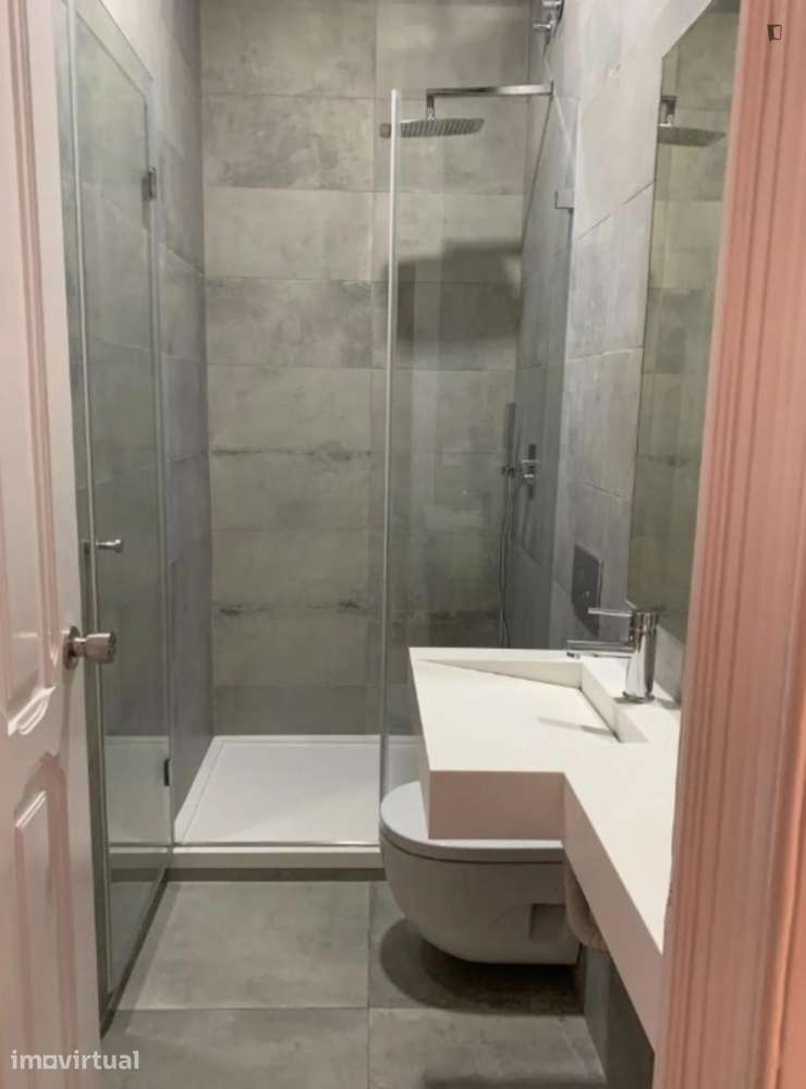 Quarto - localizado em Anjos Lisbon - Grande imagem: 3/4