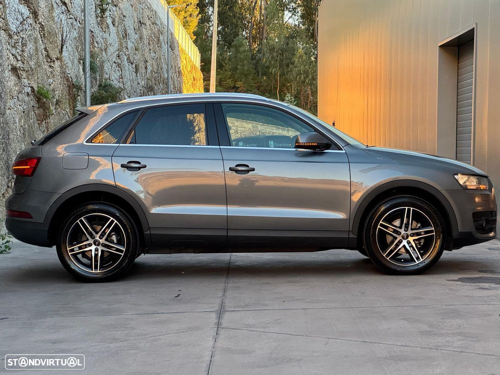 Audi Q3 2.0 TDi Business Line - 24