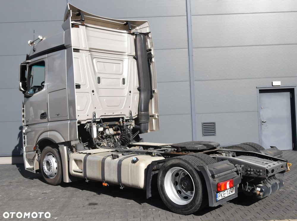 Mercedes-Benz Actros - 10