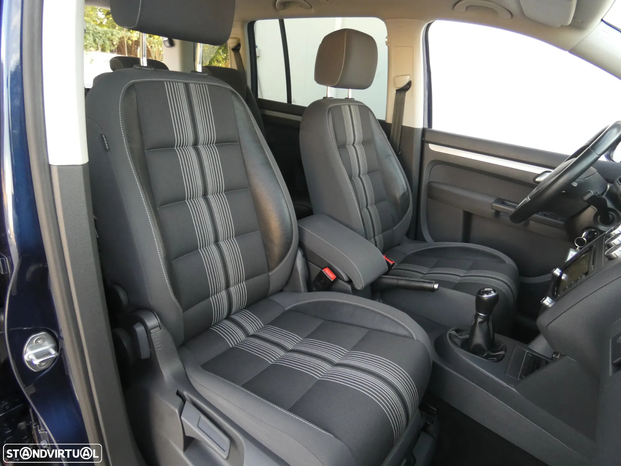 VW Touran 2.0 TDI DPF BlueMotion MATCH - 11