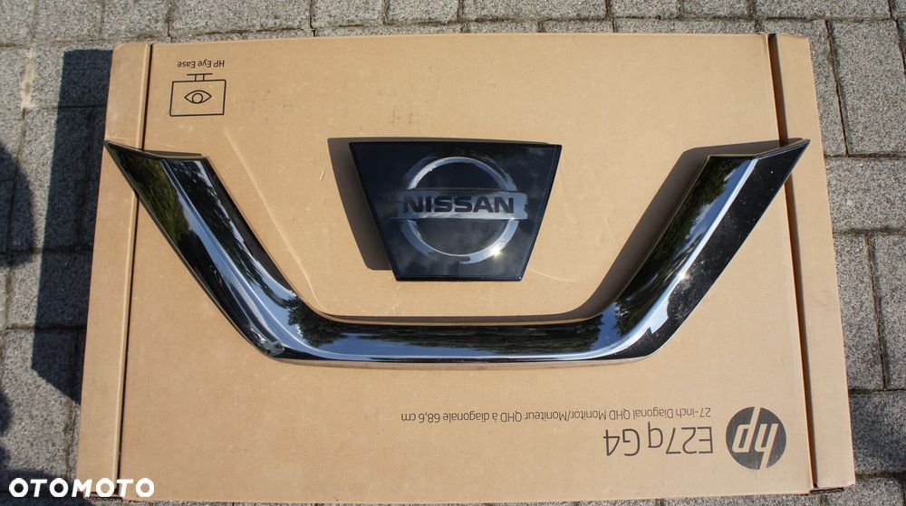 ZNACZEK EMBLEMAT CHROM NISSAN MICRA K14 - 1