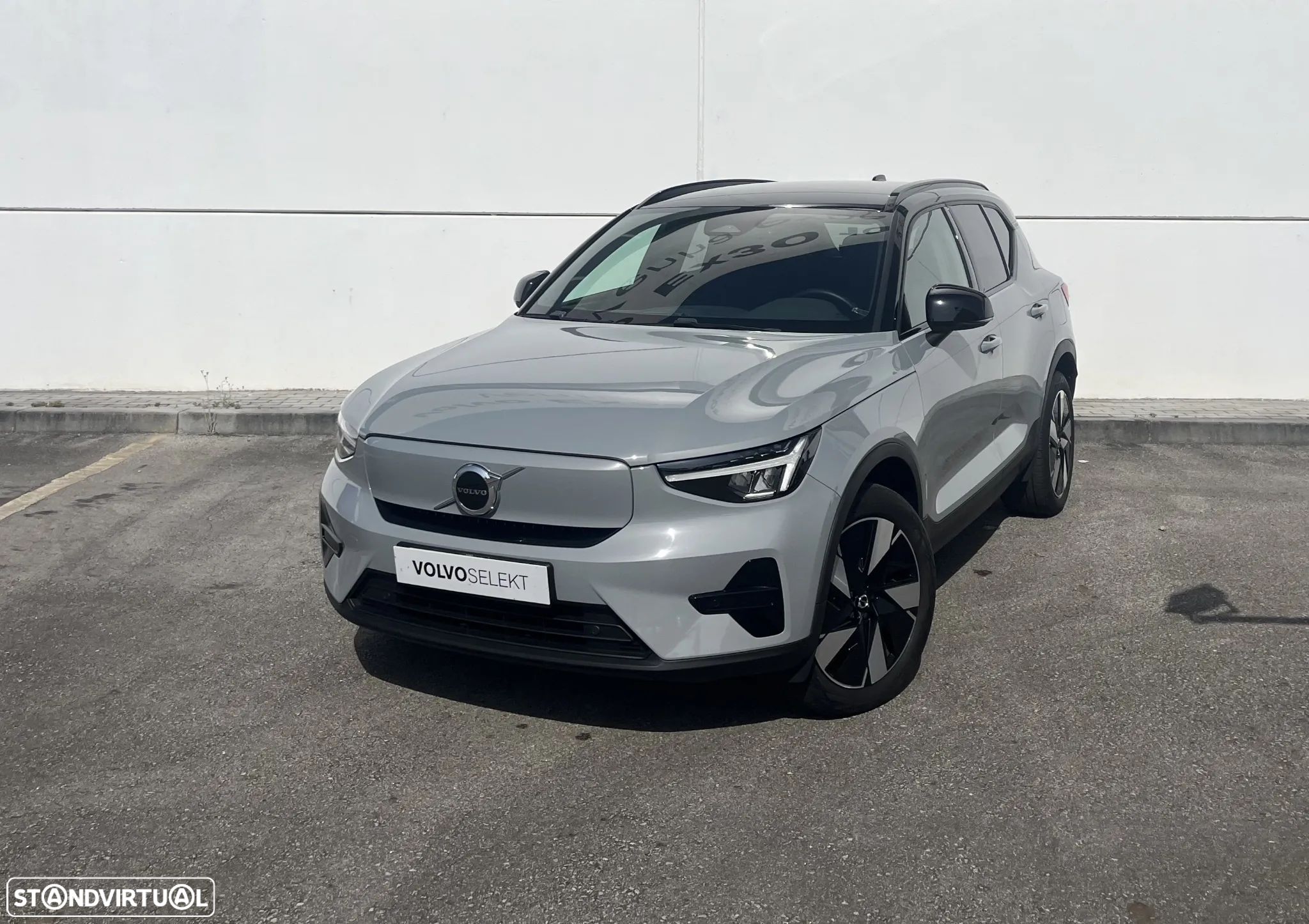 Volvo EX40 82 kWh Single Motor Extended Range Plus - 1