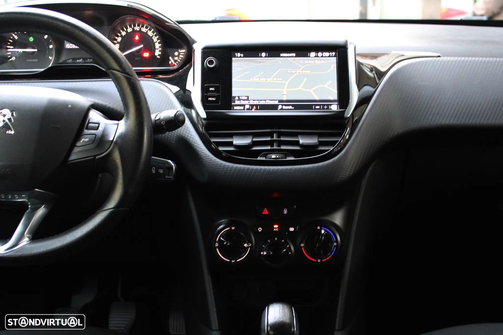 Peugeot 208 1.2 PureTech Style - 19