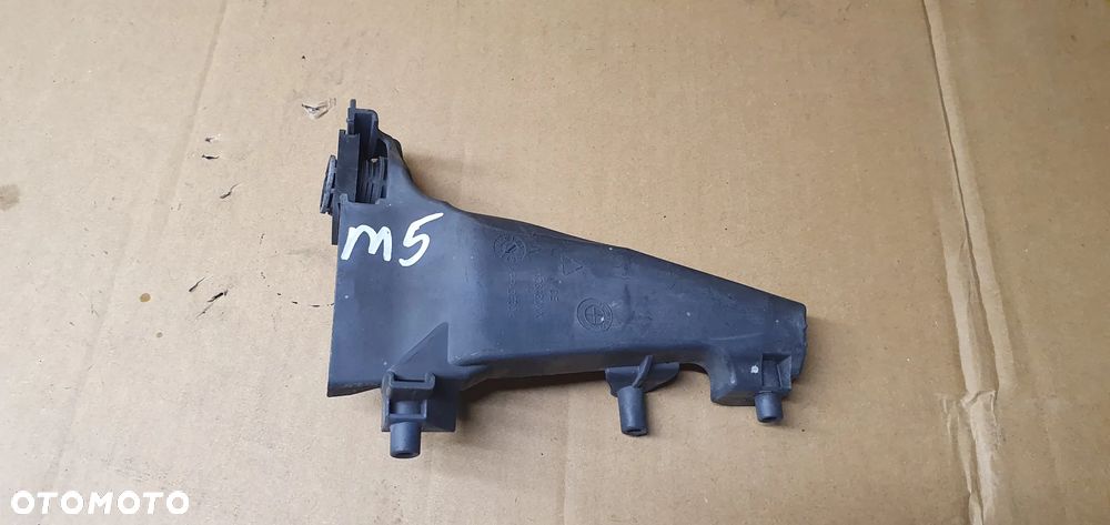 Ślizg mocowanie wspornik lewy atrapy żaluzji BMW M5 G30 F90 1126420 - 1