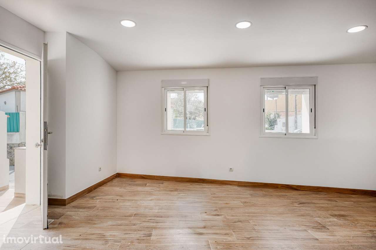 Moradia T2 Completamente Renovada em Alenquer - Grande imagem: 5/25