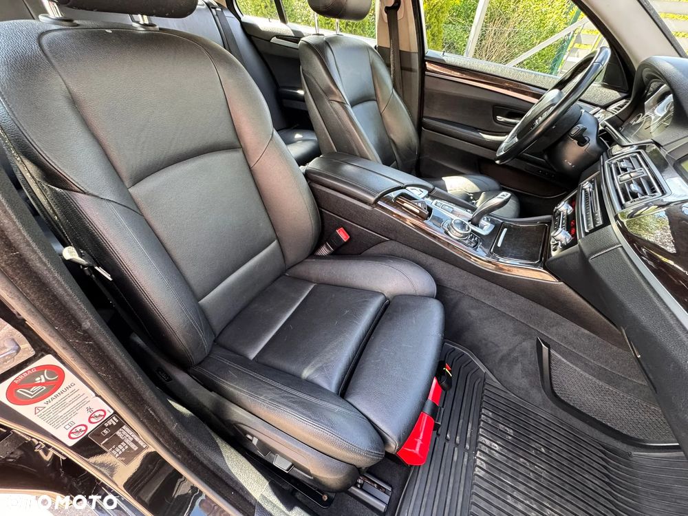 BMW Seria 5 525d xDrive Luxury Line - 11