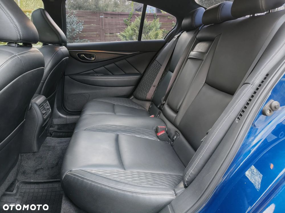 Infiniti Q50 Hybrid AWD Premium - 30