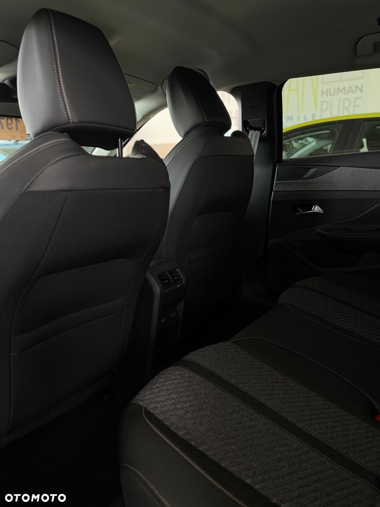 Peugeot 408 - 13