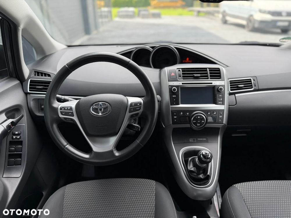 Toyota Avensis 1.8 Premium - 8