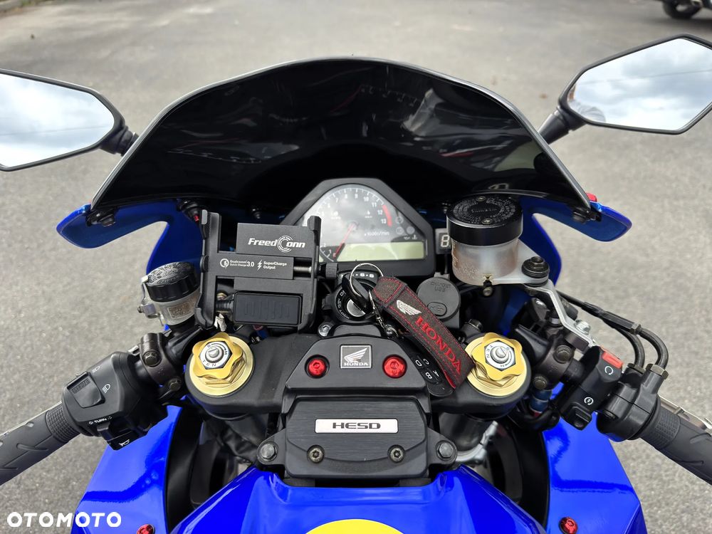 Honda CBR - 23