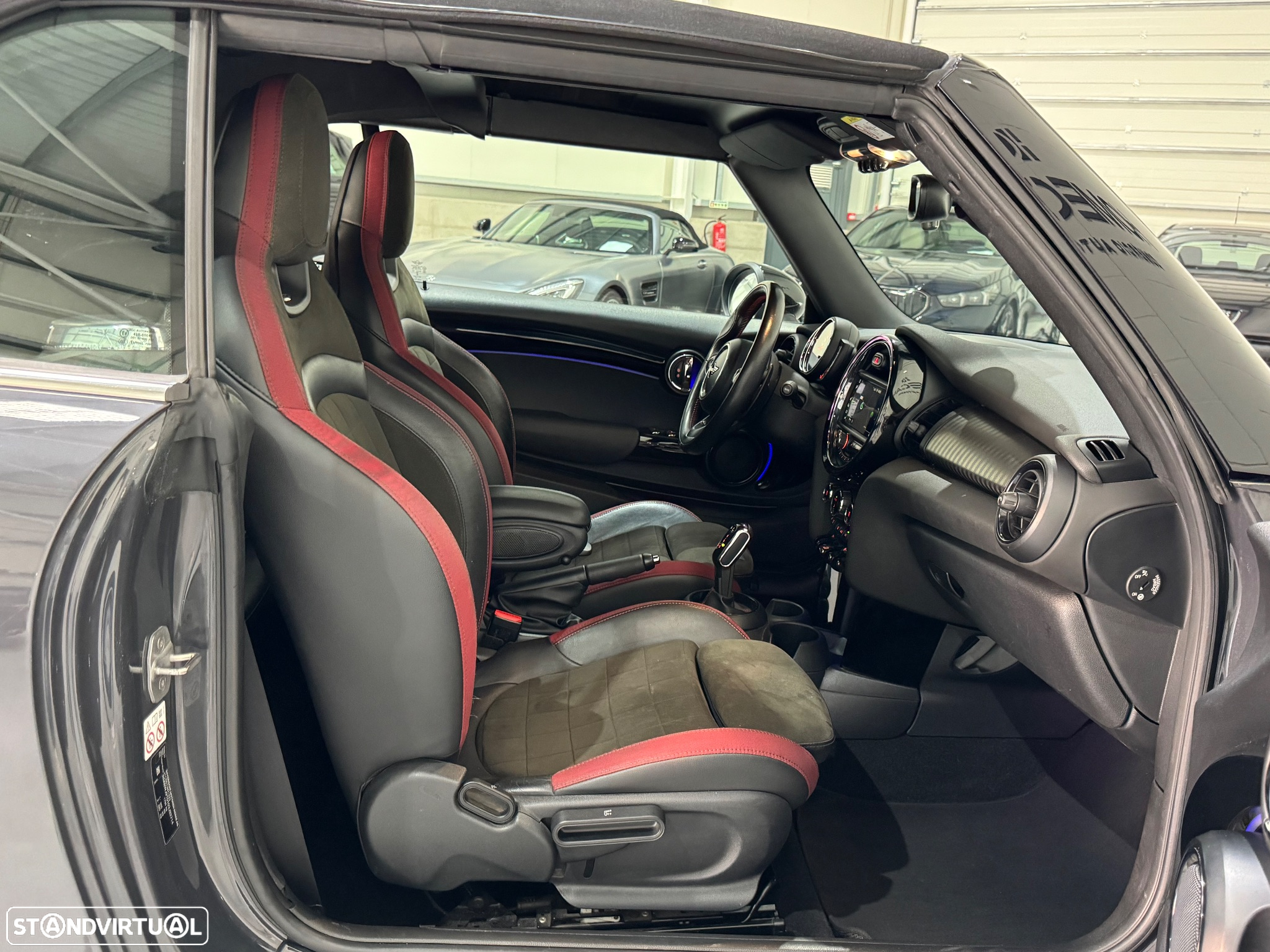 MINI Cabrio John Cooper Works Auto Desportiva - 31