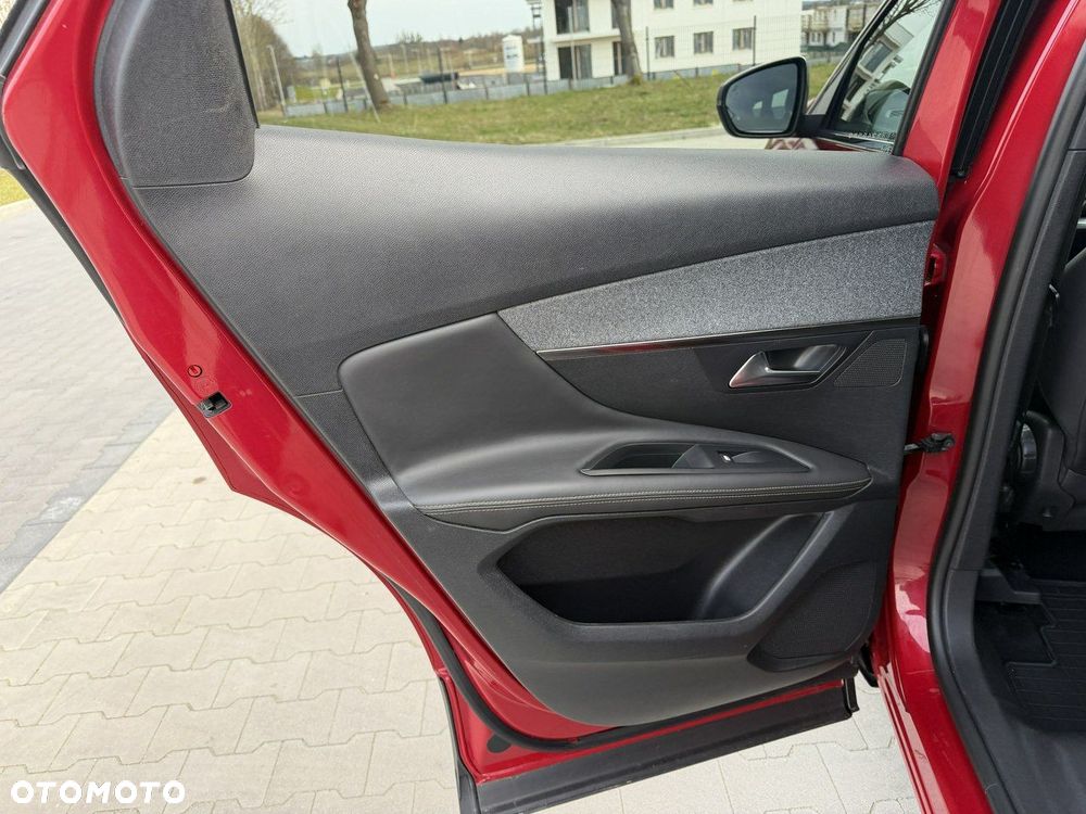 Peugeot 3008 PureTech 130 Stop & Start GPF Allure Pack - 31