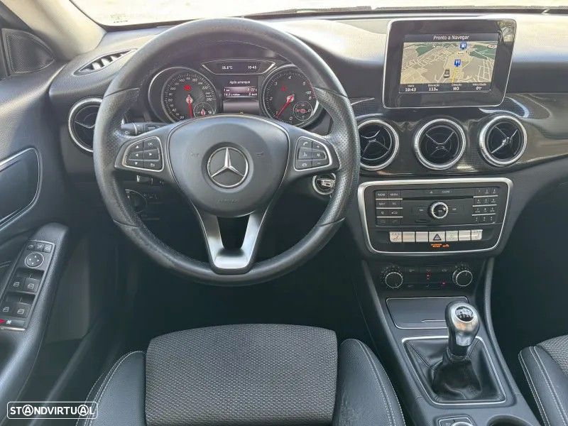 Mercedes-Benz CLA 180 d Shooting Brake Fleet Pack Plus - 13