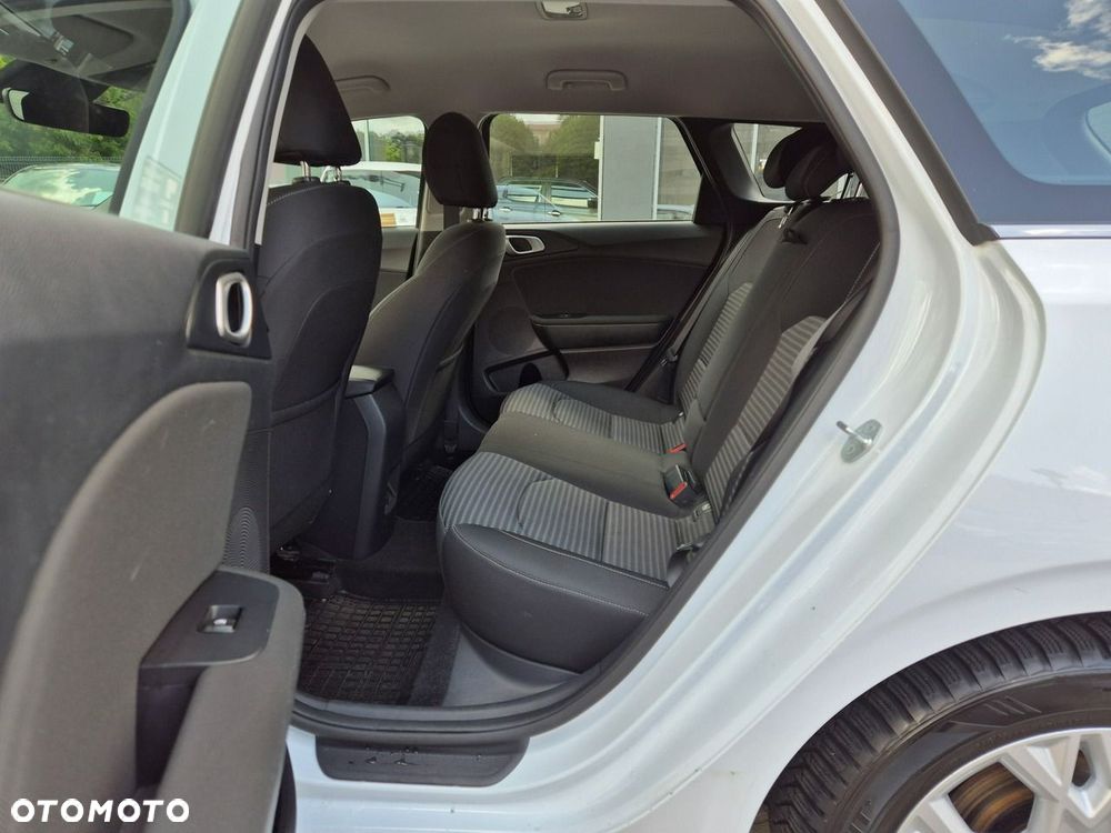 Kia Ceed 1.5 T-GDI M - 16