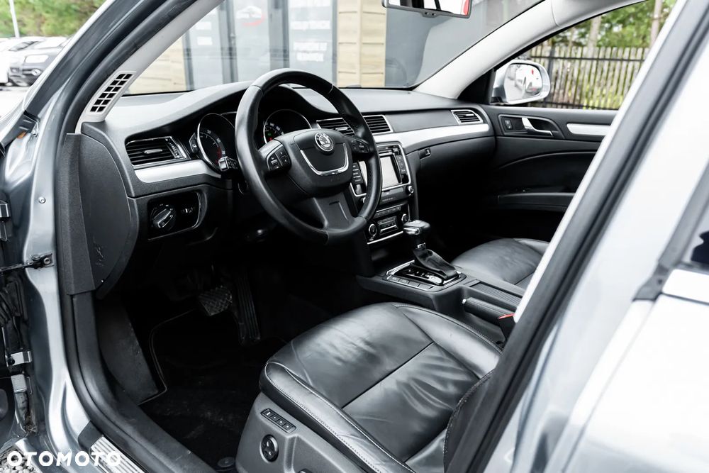 Skoda Superb 3.6 V6 4x4 DSG Elegance - 15