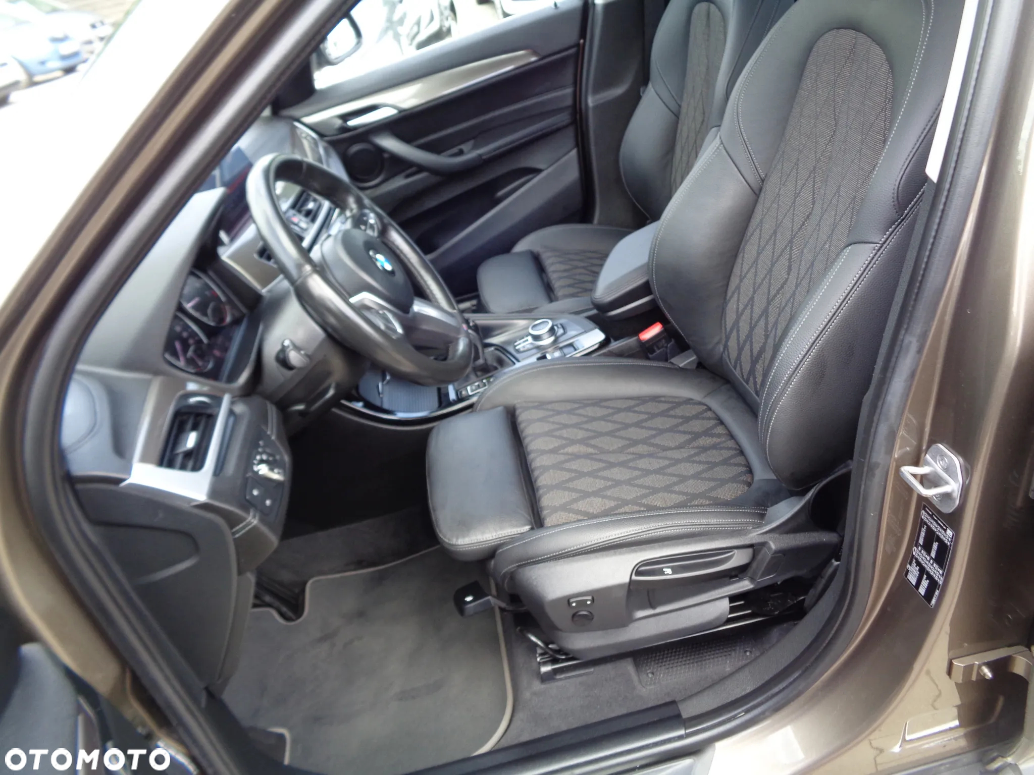 BMW X1 sDrive20i GPF M Sport - 10