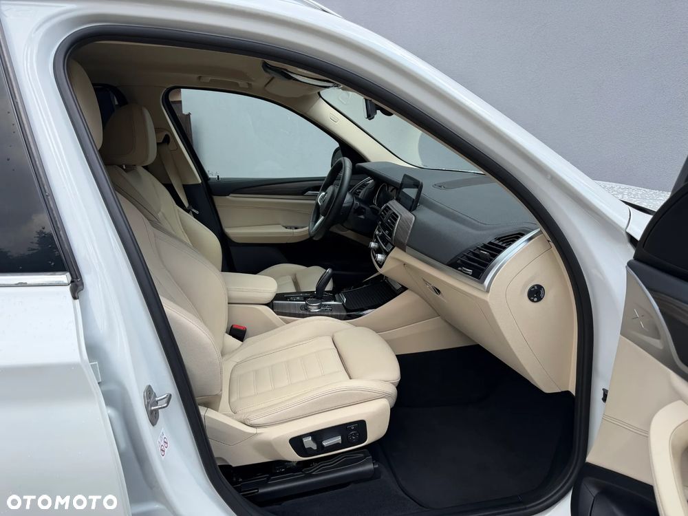 BMW X3 xDrive20d Luxury Line - 11