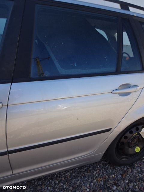 Lewe tylne drzwi BMW E46 kombi lift TITANSILBER METALLIC - 1