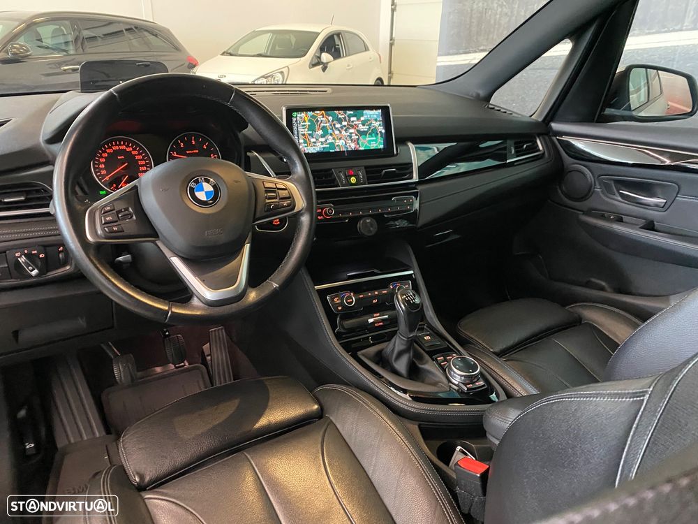 BMW 218 Active Tourer d Line Sport - 8