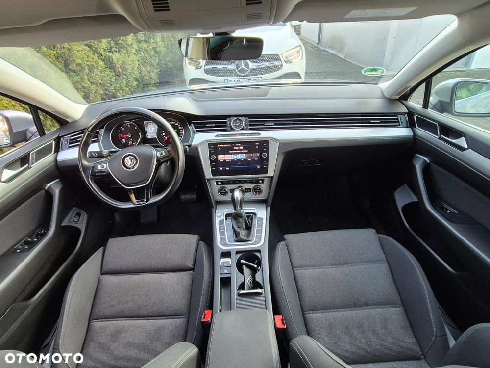 Volkswagen Passat - 30