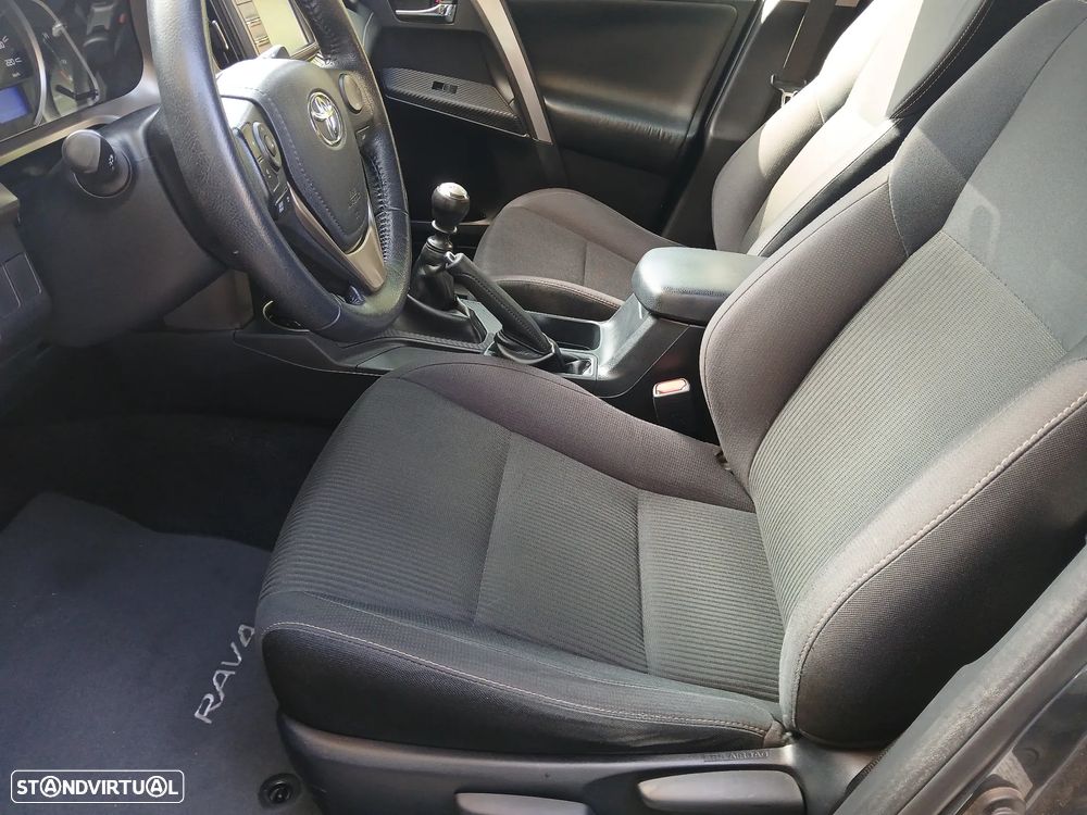 Toyota RAV4 2.0 D-4D Comfort - 8