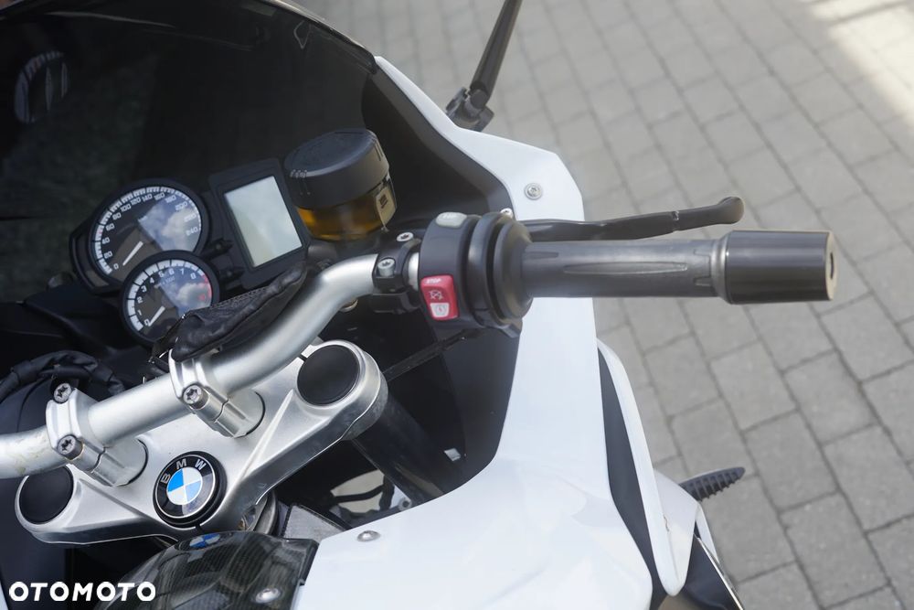 BMW F - 16