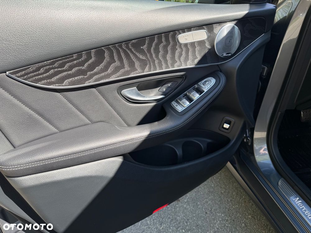 Mercedes-Benz GLC 220 d 4Matic 9G-TRONIC AMG Line - 30