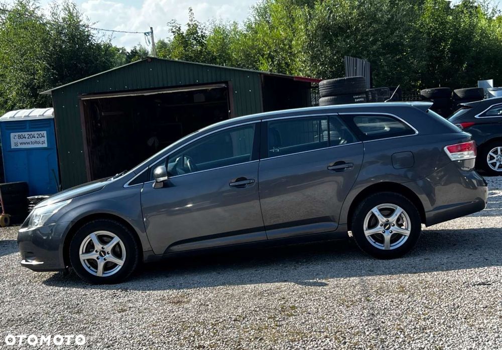 Toyota Avensis 1.8 Sol - 6