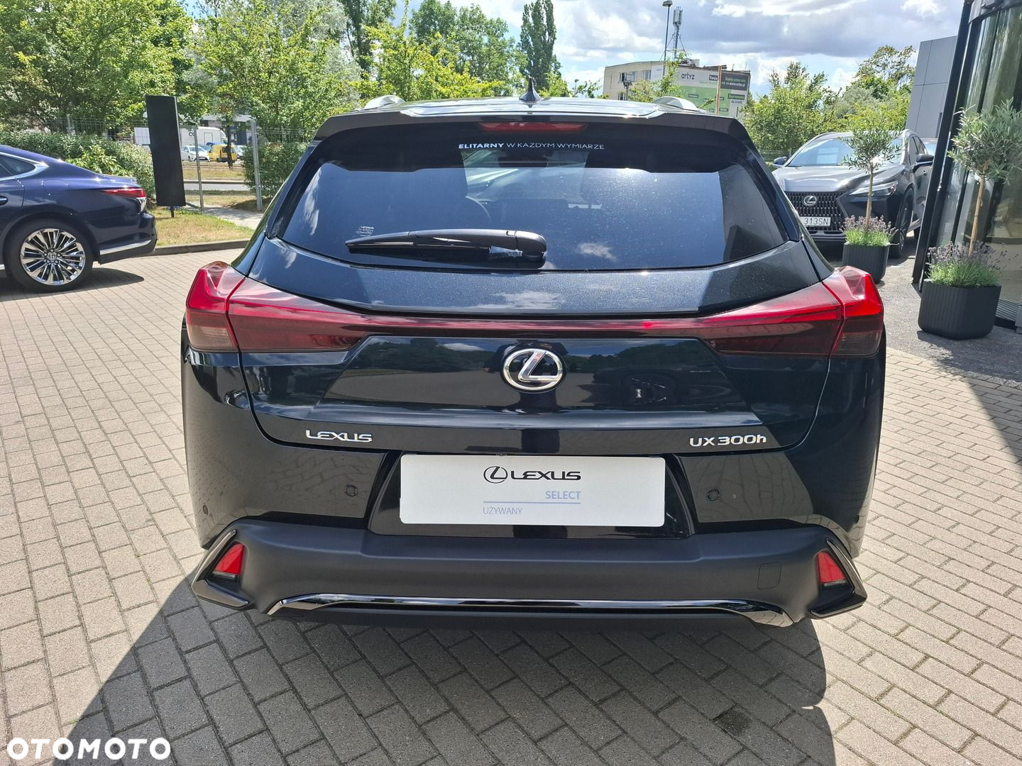 Lexus UX - 4