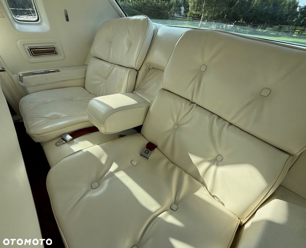 Oldsmobile Toronado - 11