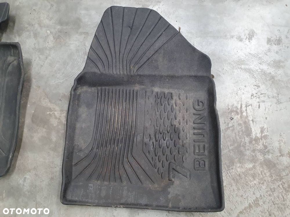 DYWANIKI WYCIERACZKI KOMPLET GUMOWE BAIC BEIJING 7 X75 2024 EU - 3