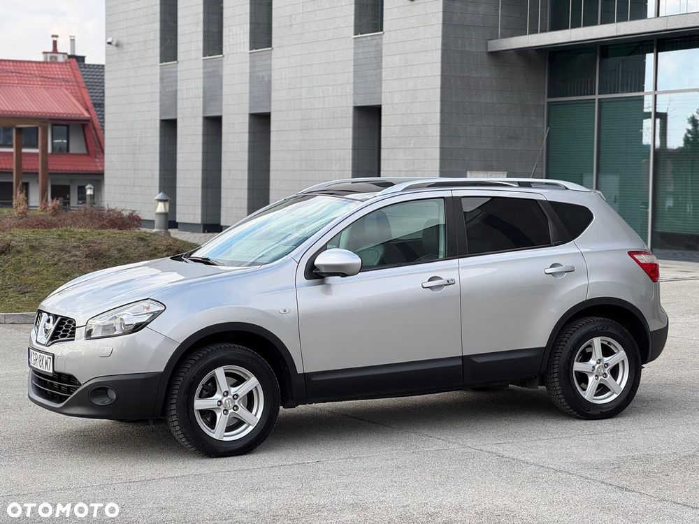 Nissan Qashqai 1.6 dCi 4 x 4 DPF Start/Stop tekna - 2