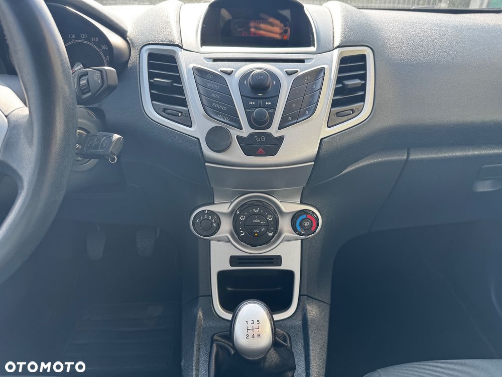 Ford Fiesta 1.25 SYNC Edition - 16