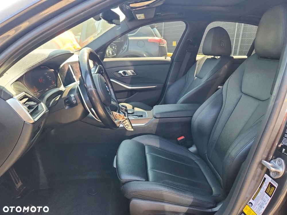BMW Seria 3 330i xDrive M Sport - 8