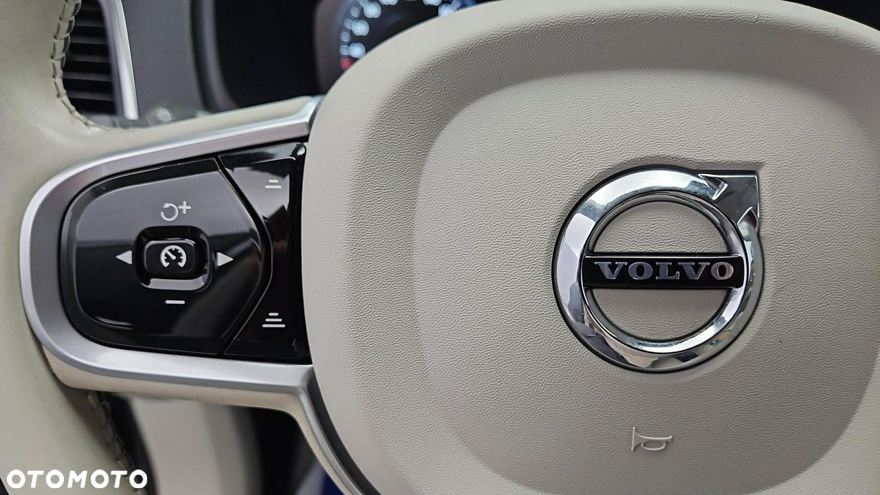 Volvo XC 90 - 16
