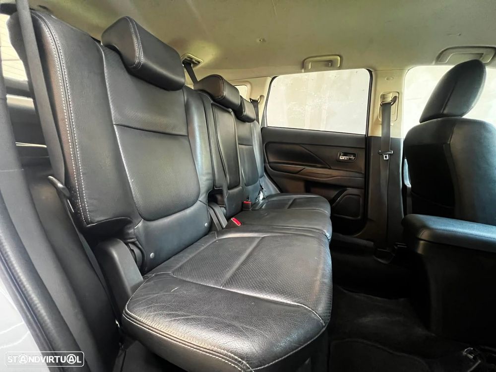 Mitsubishi Outlander 2.2 DI-D Intense+ - 20