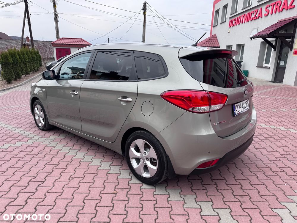 Kia Carens 1.6 GDI M - 9