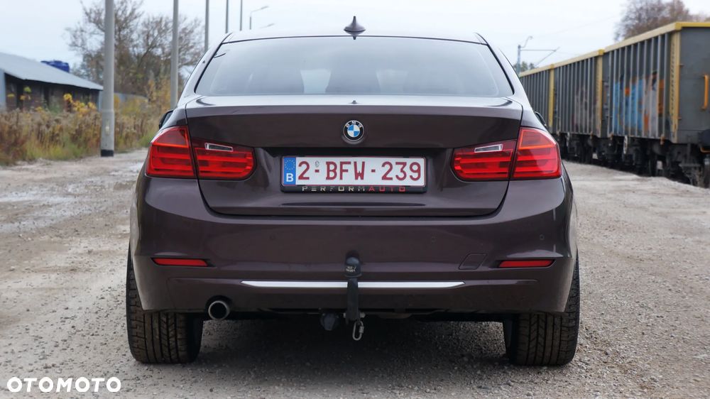 BMW Seria 3 318d Blue Performance Luxury Line - 13