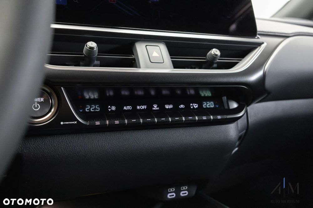 Lexus UX 300h F Sport Design AWD - 26