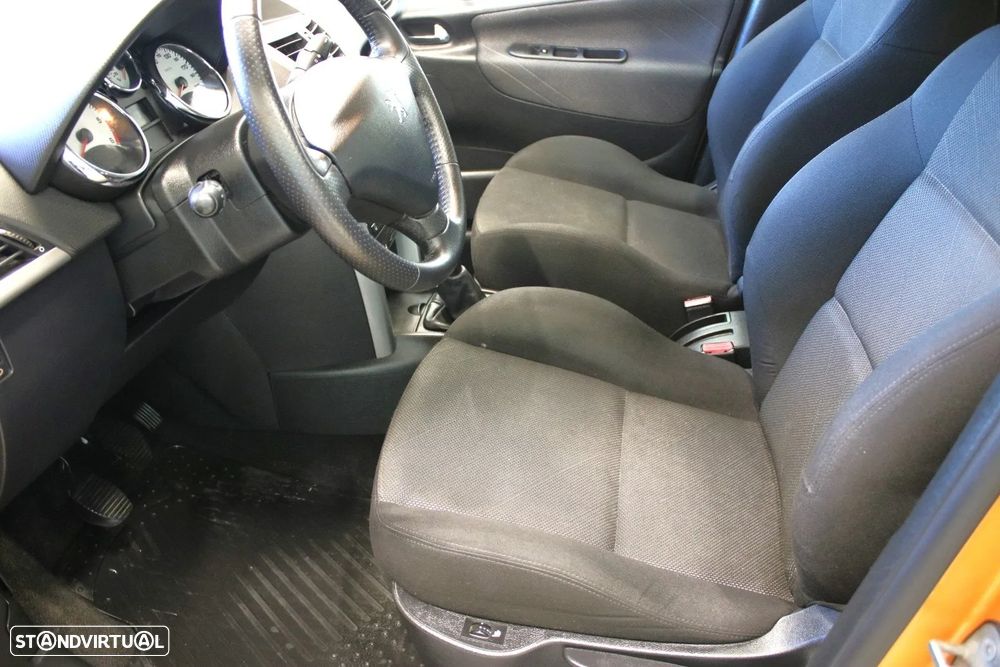 Peugeot 207 1.6 HDi Premium - 6