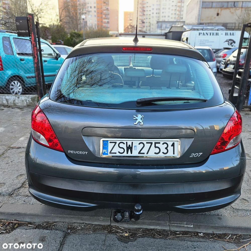 Peugeot 207 1.4 - 7