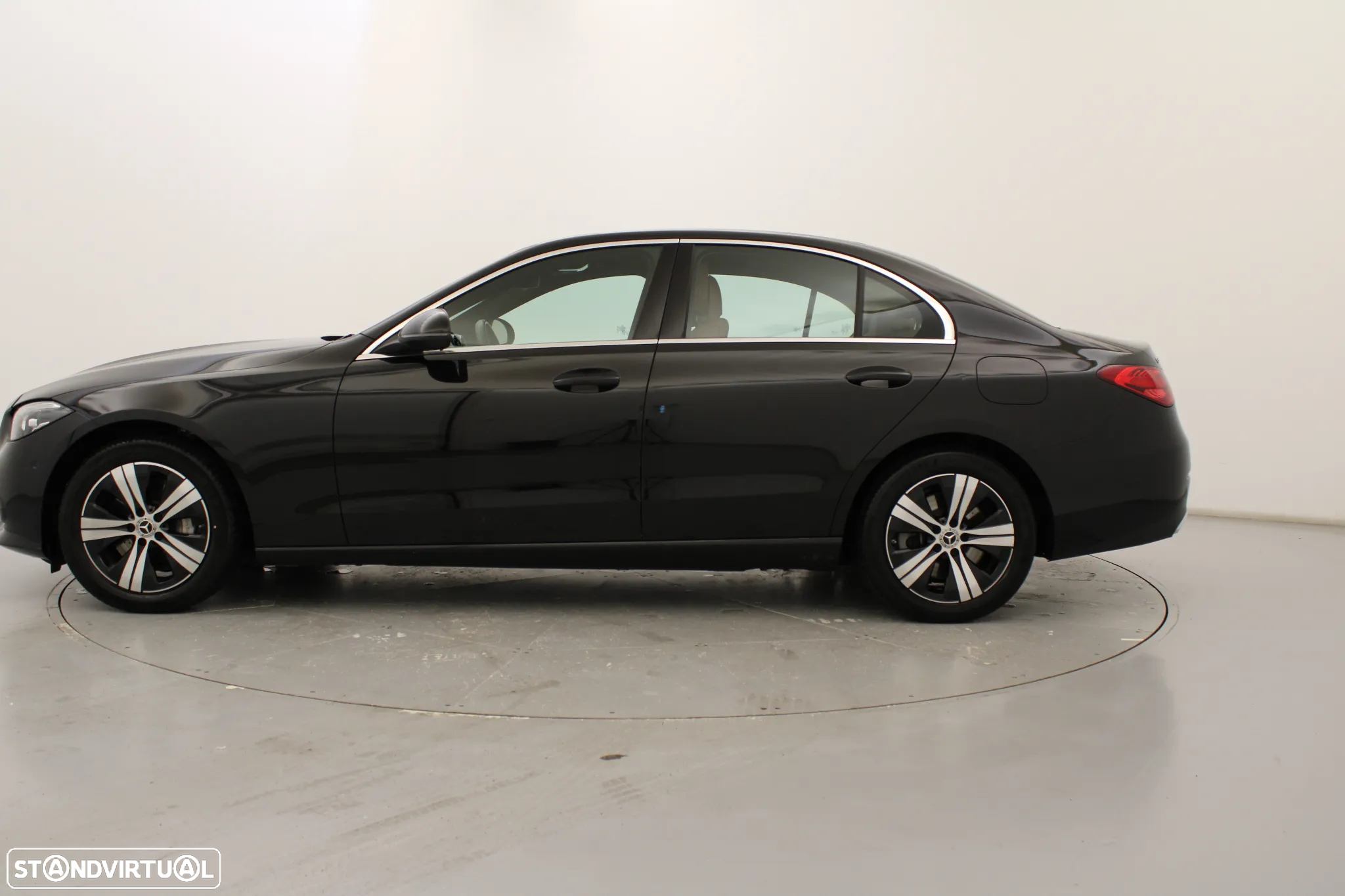 Mercedes-Benz C 300 e - 12