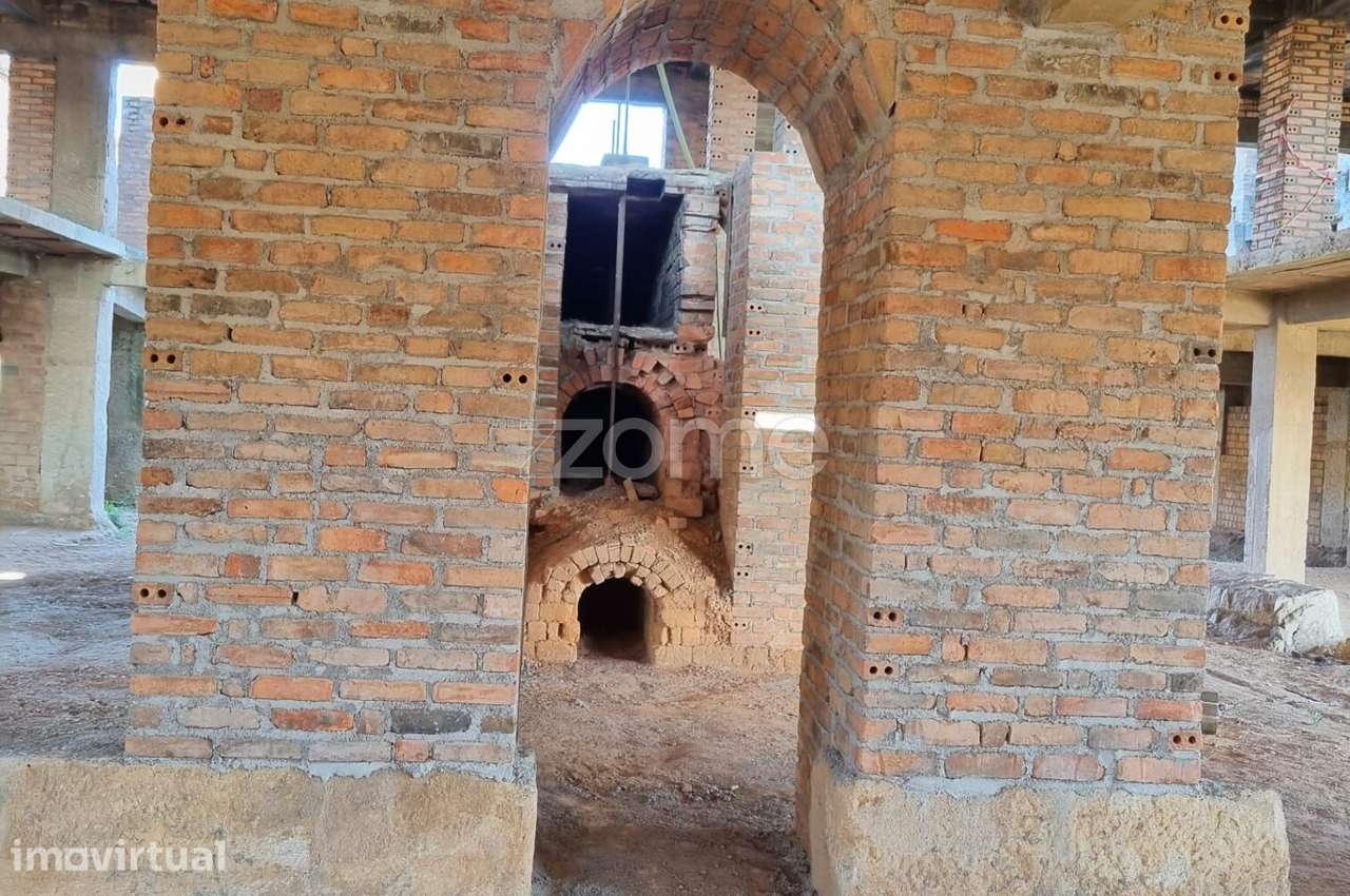 Antiga Fábrica Industrial "A Telheira de Chaves" com 25.000 m² - Grande imagem: 5/39