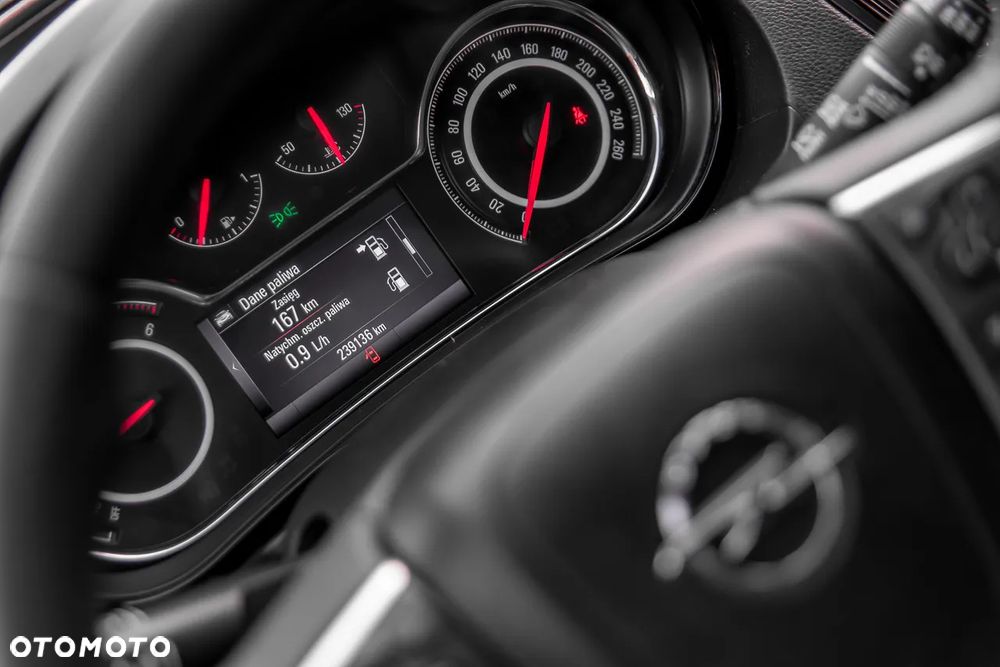 Opel Insignia - 28