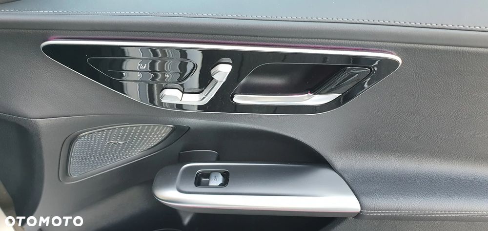 Mercedes-Benz Klasa C ver-200-mhev-4--matic-amg - 28