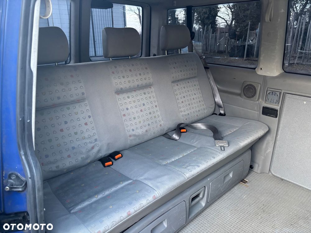 Volkswagen Multivan Standard - 11