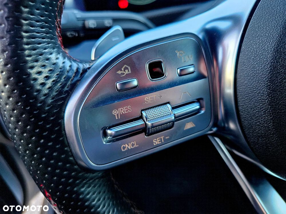 Mercedes-Benz CLA 250 e 8G-DCT AMG Line - 22