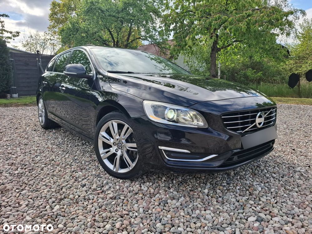 Volvo V60 D6 AWD Plug-in Hybrid R-Design Summum - 7
