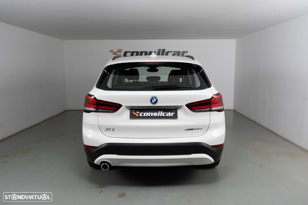 BMW X1 25 e xDrive Corporate Edition - 6