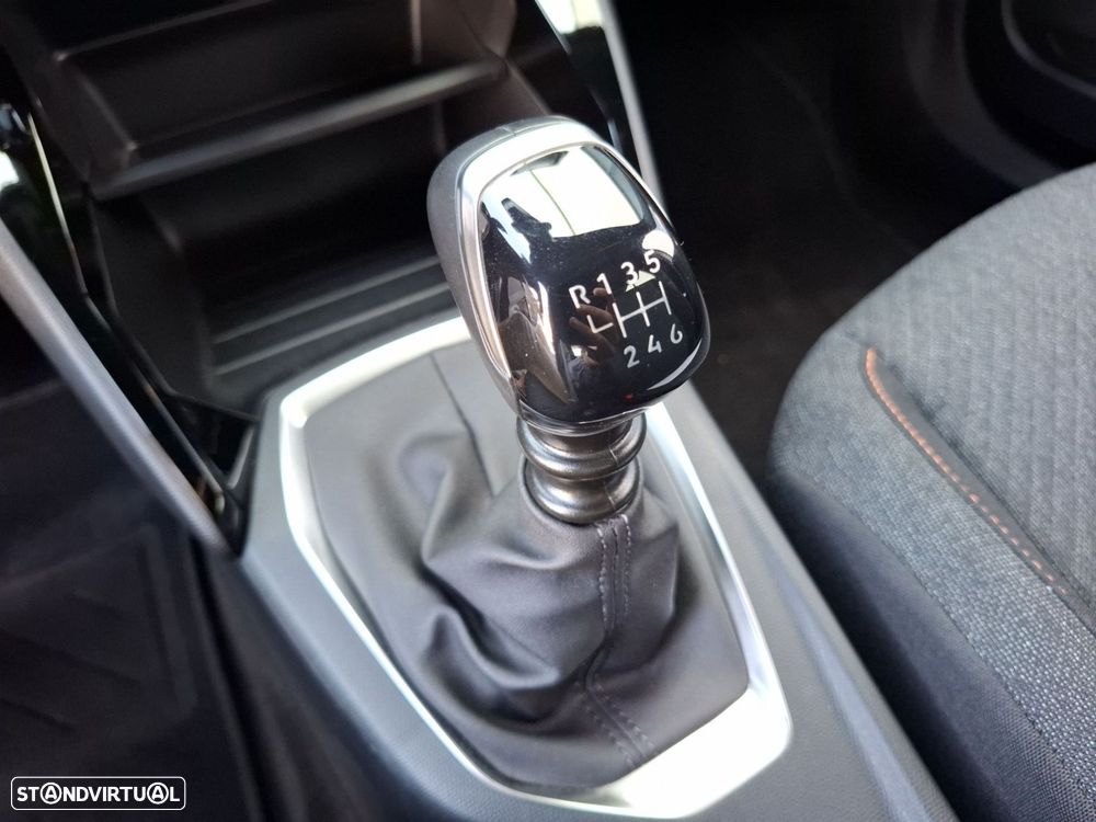 Peugeot 2008 1.2 PureTech Style - 19